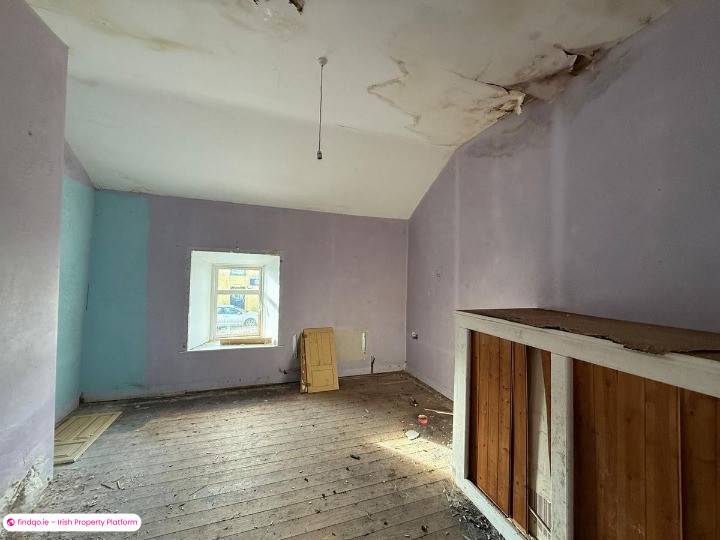 End of terrace house for Sale in Castlerea, Roscommon