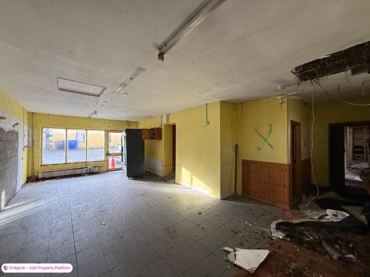 End of terrace house for Sale in Castlerea, Roscommon
