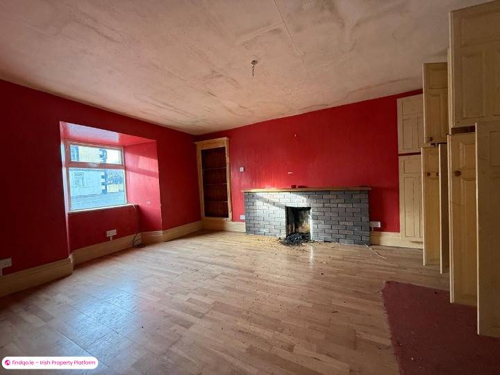End of terrace house for Sale in Castlerea, Roscommon