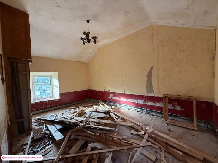 End of terrace house for Sale in Castlerea, Roscommon