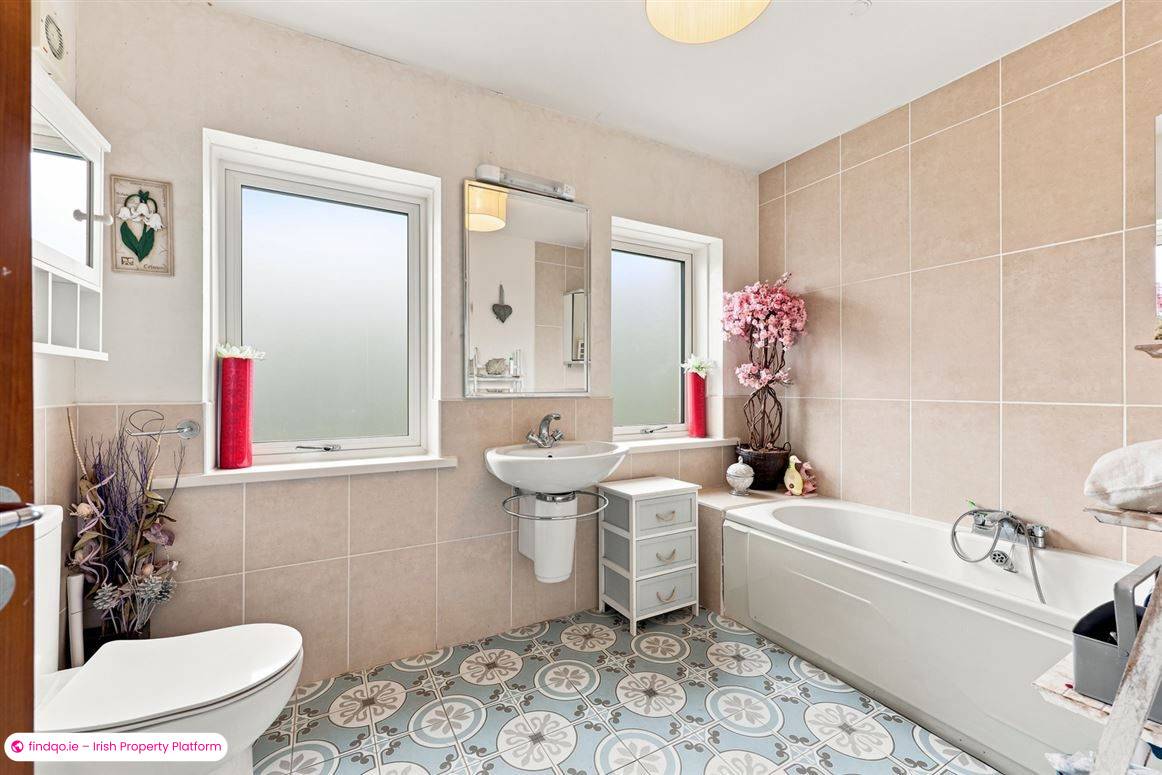 Detached house for Sale in Hollystown, Dublin 15