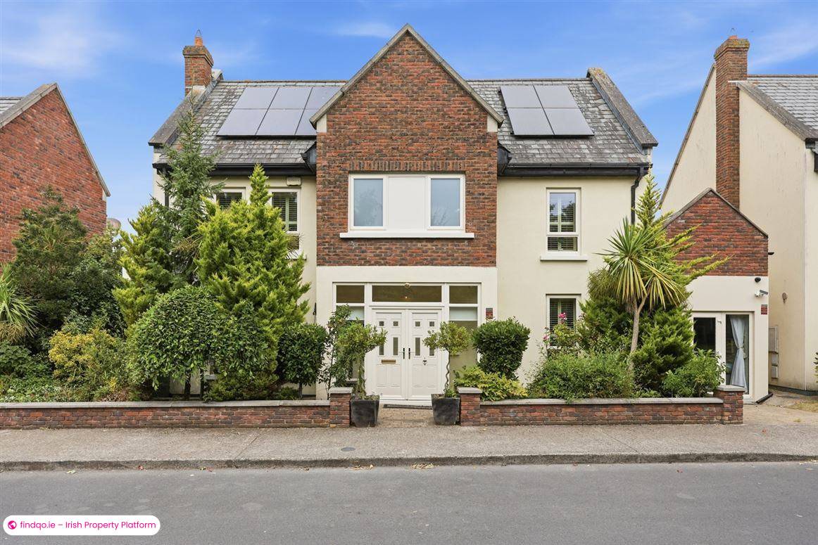 Detached house for Sale in Hollystown, Dublin 15
