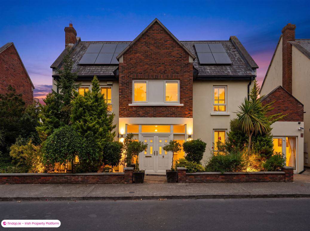 Detached house for Sale in Hollystown, Dublin 15