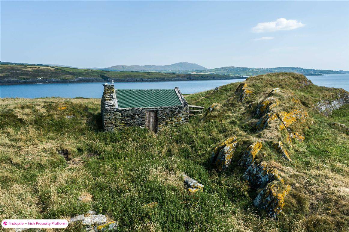 Detached house for Sale in Schull, Cork