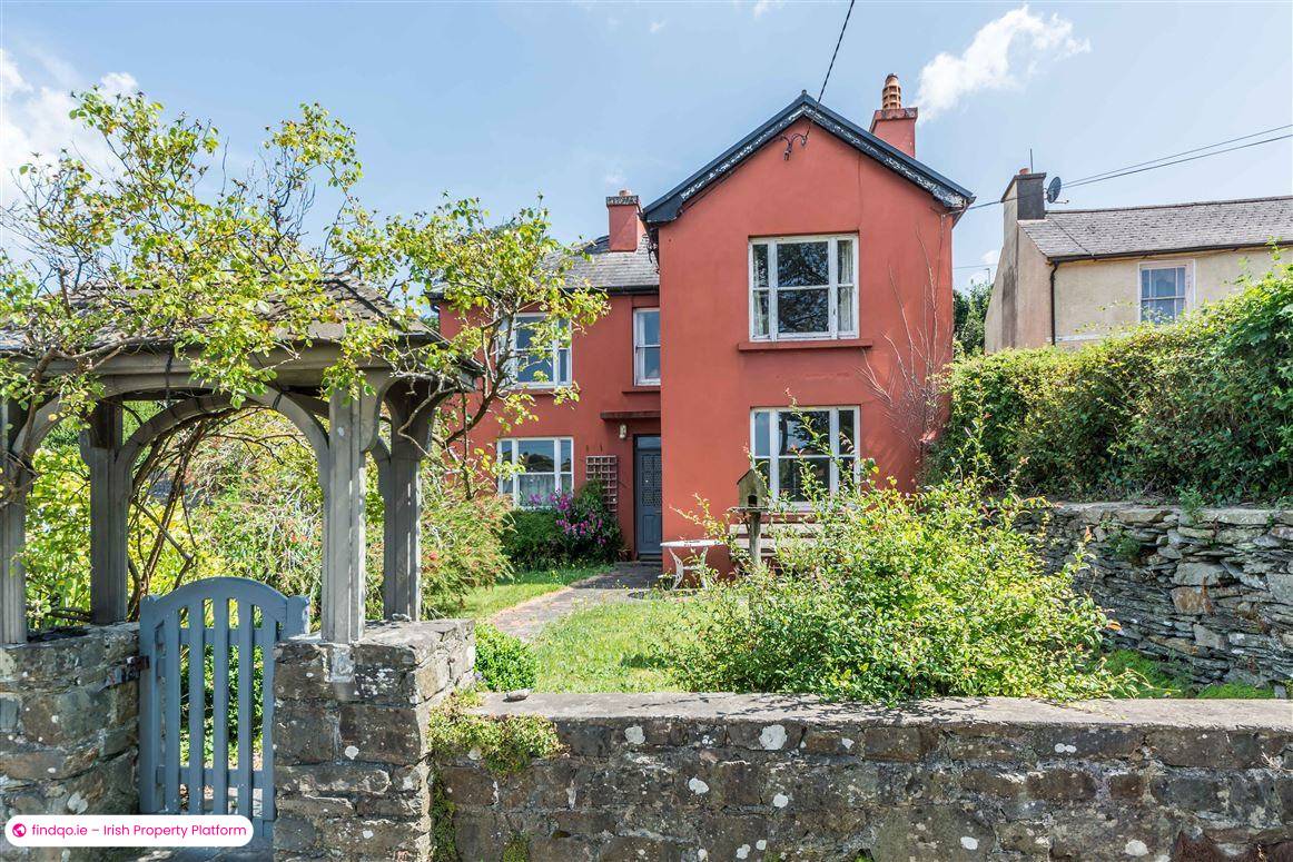 Detached house for Sale in Bantry, Cork