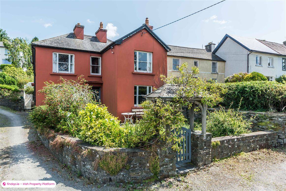 Detached house for Sale in Bantry, Cork