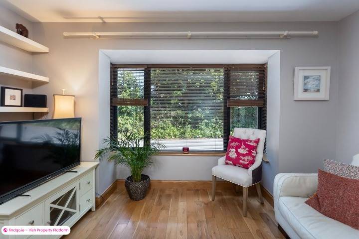 Semi-detached house for Sale in Rostellan, Cork
