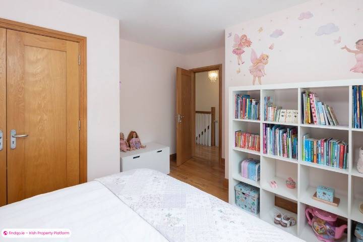 Semi-detached house for Sale in Rostellan, Cork