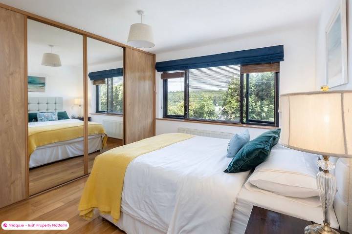 Semi-detached house for Sale in Rostellan, Cork