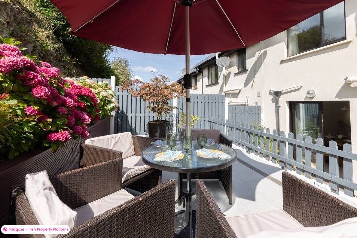Semi-detached house for Sale in Rostellan, Cork