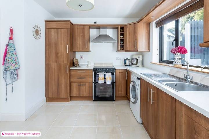Semi-detached house for Sale in Rostellan, Cork