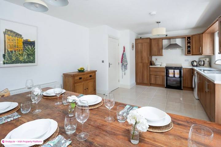 Semi-detached house for Sale in Rostellan, Cork