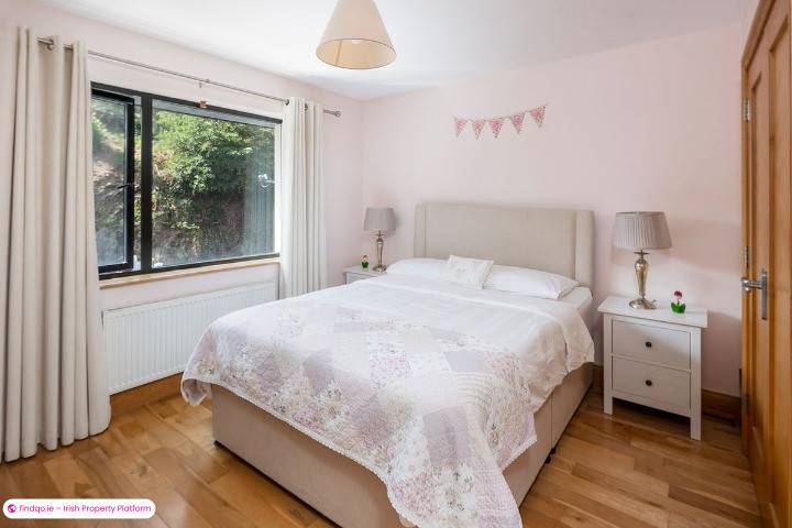 Semi-detached house for Sale in Rostellan, Cork