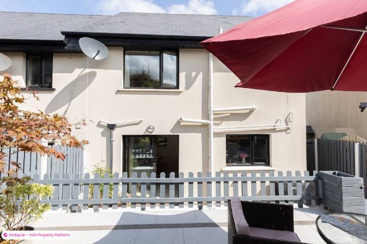 Semi-detached house for Sale in Rostellan, Cork