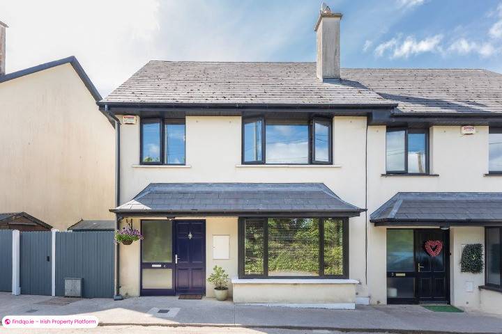 Semi-detached house for Sale in Rostellan, Cork