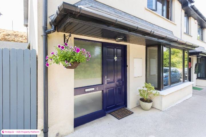 Semi-detached house for Sale in Rostellan, Cork