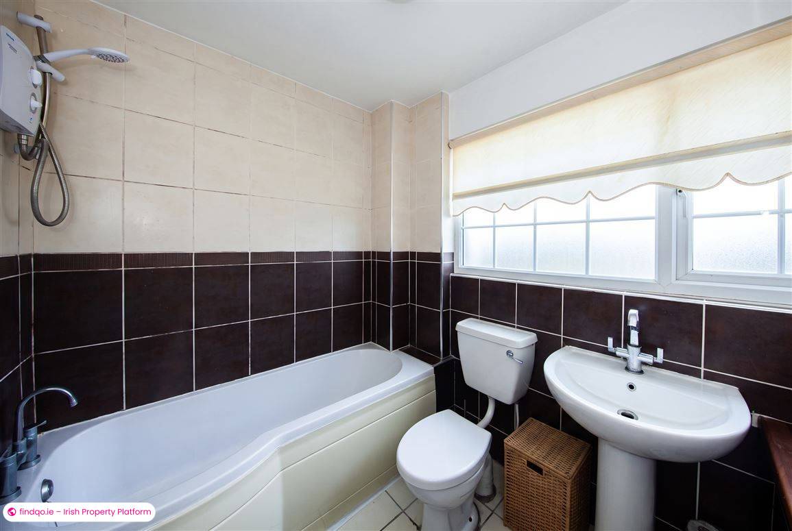 End of terrace house for Sale in Poppintree, Dublin 11
