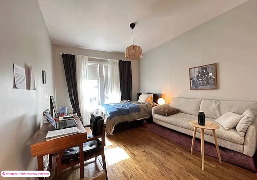 Studio House for Rent in North Wall, Dublin 1