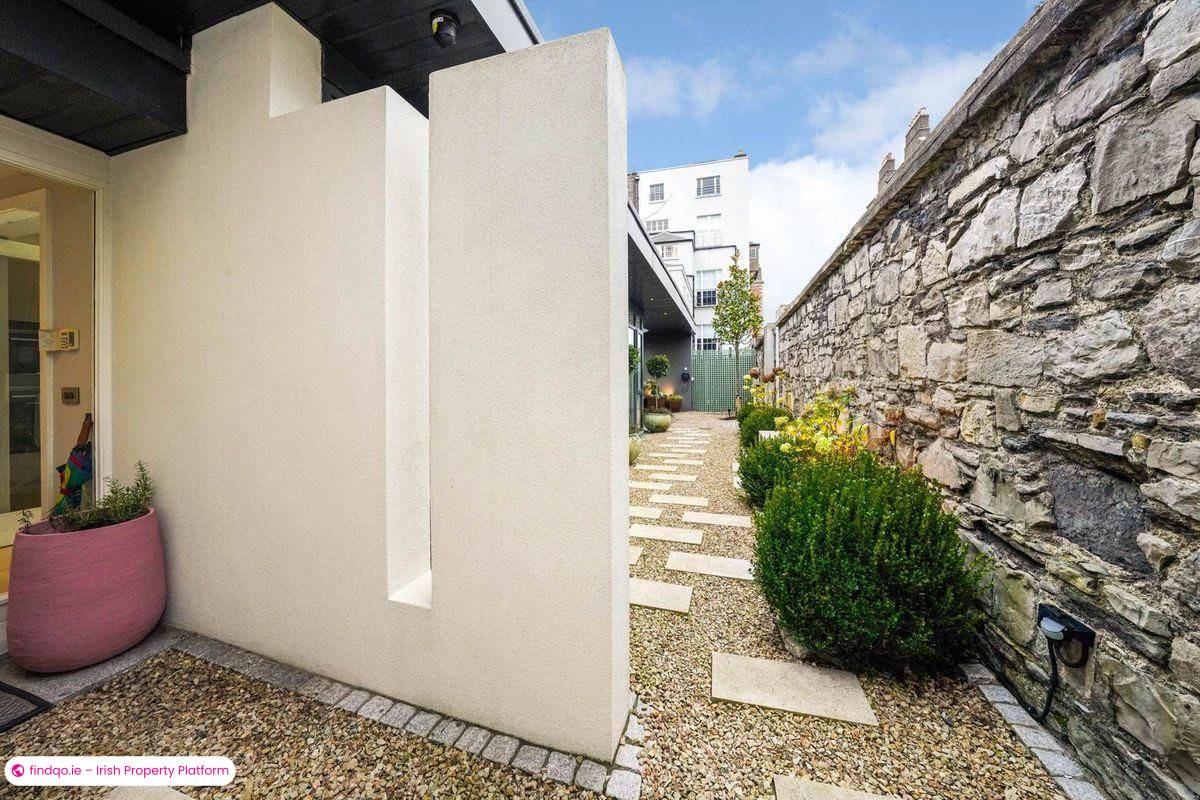 House for Sale in Dublin 2
