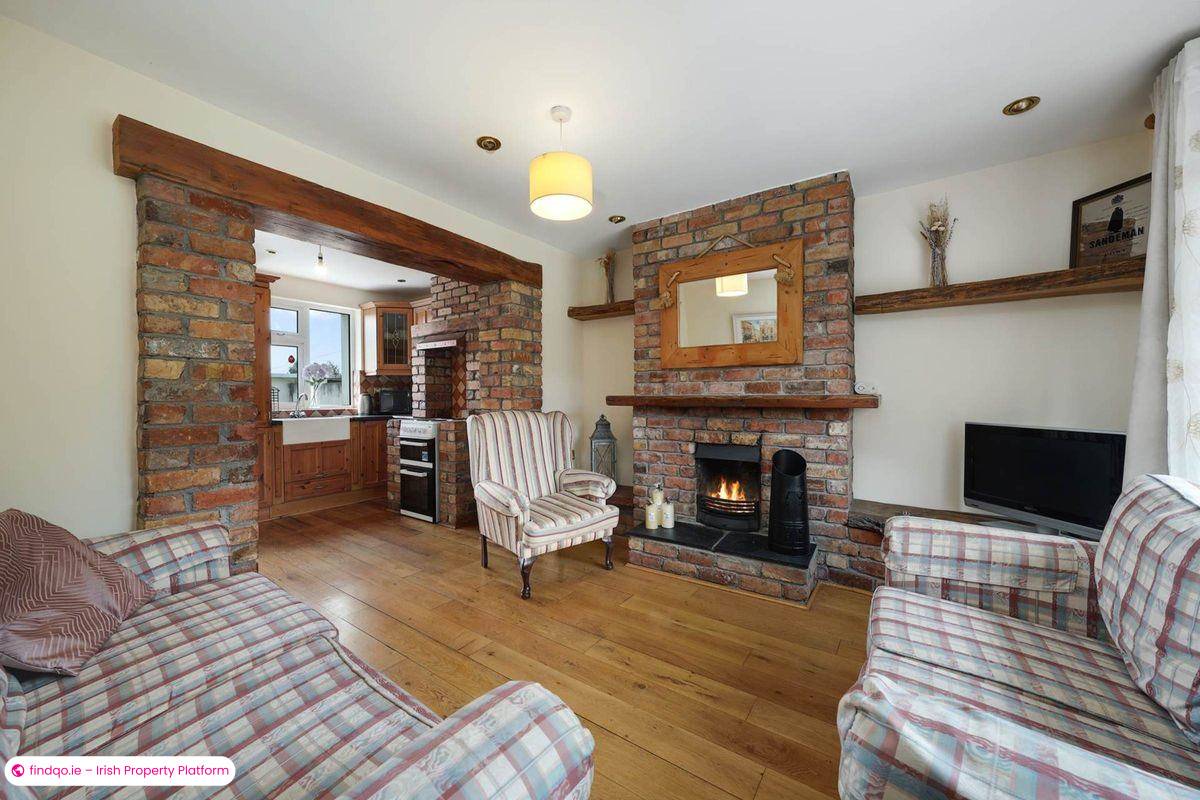 End of terrace house for Sale in Dublin 18