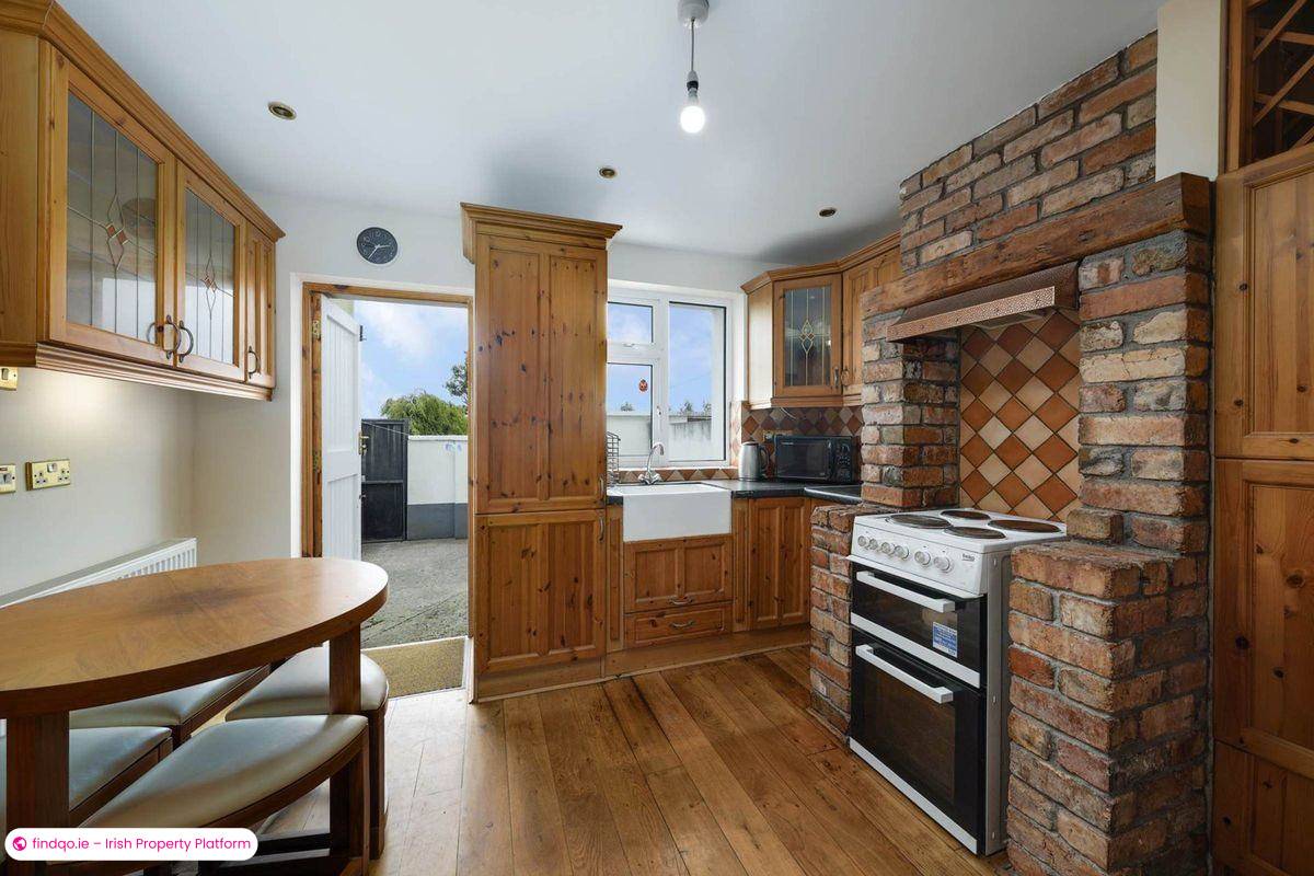 End of terrace house for Sale in Dublin 18