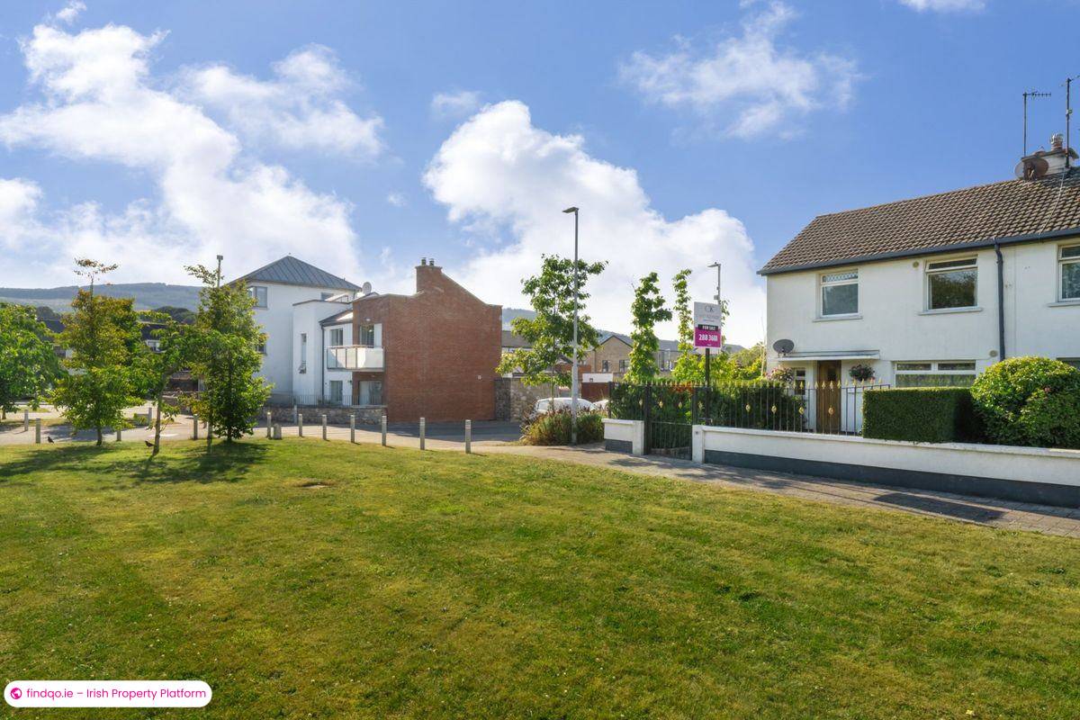 End of terrace house for Sale in Dublin 18