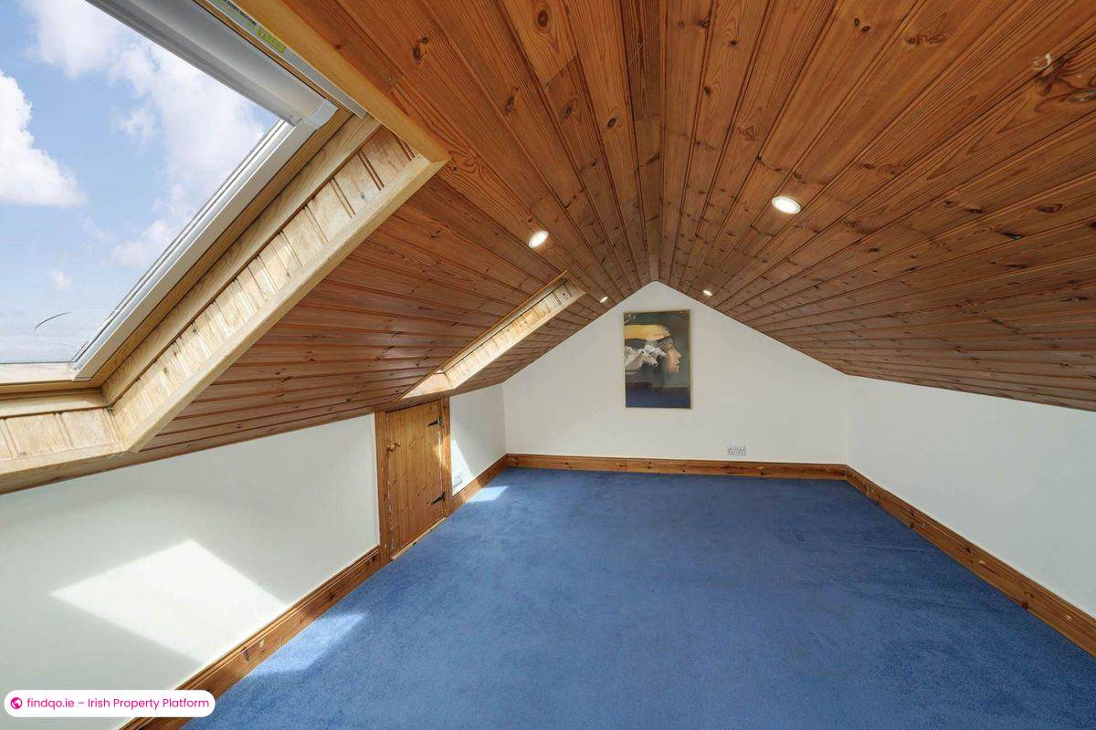 End of terrace house for Sale in Dublin 18
