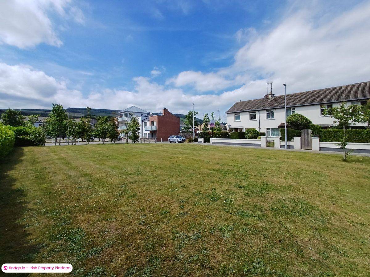 End of terrace house for Sale in Dublin 18