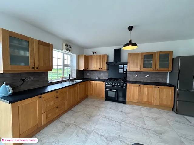 Detached house for Sale in Ennis, Clare