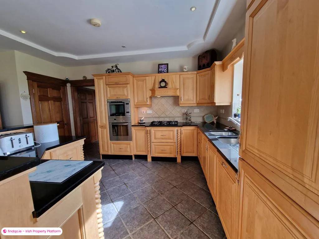 Detached house for Sale in Doonbeg, Clare