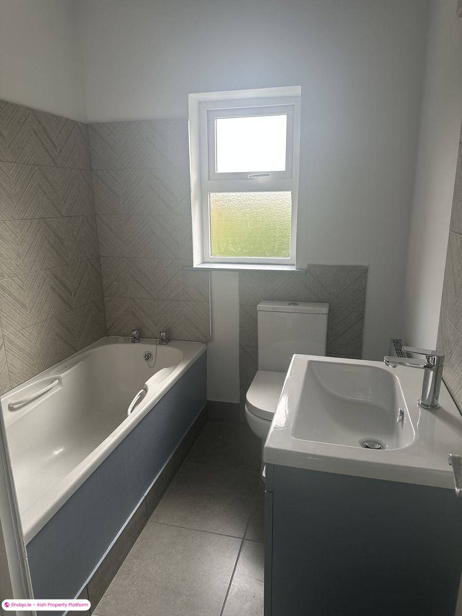 Semi-detached house for Sale in 44 Gleann Riada, Longford, N39 W2Y6