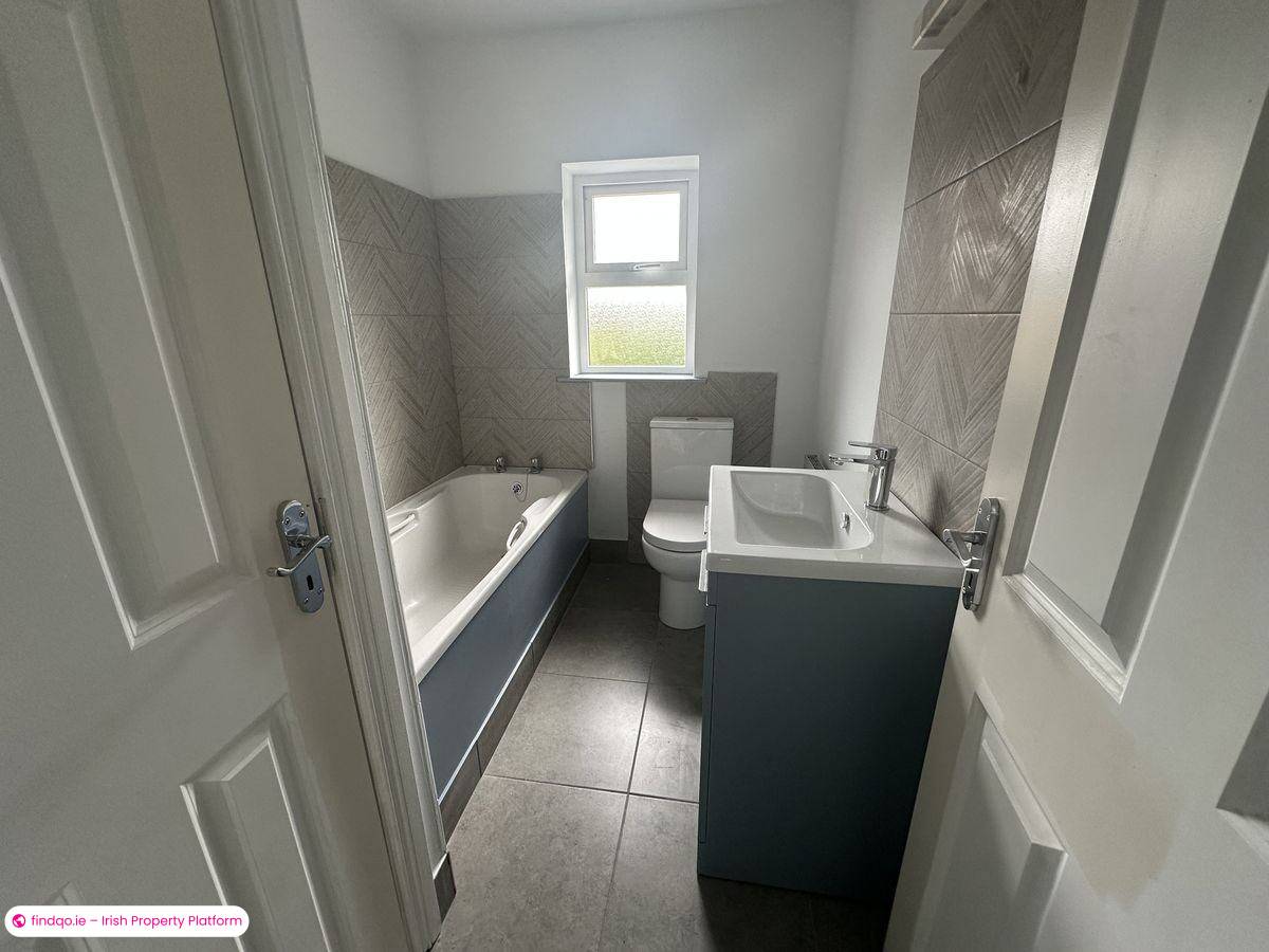Semi-detached house for Sale in 44 Gleann Riada, Longford, N39 W2Y6