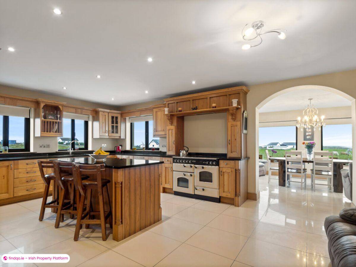 Detached house for Sale in Cleggan, Galway, H71 F857