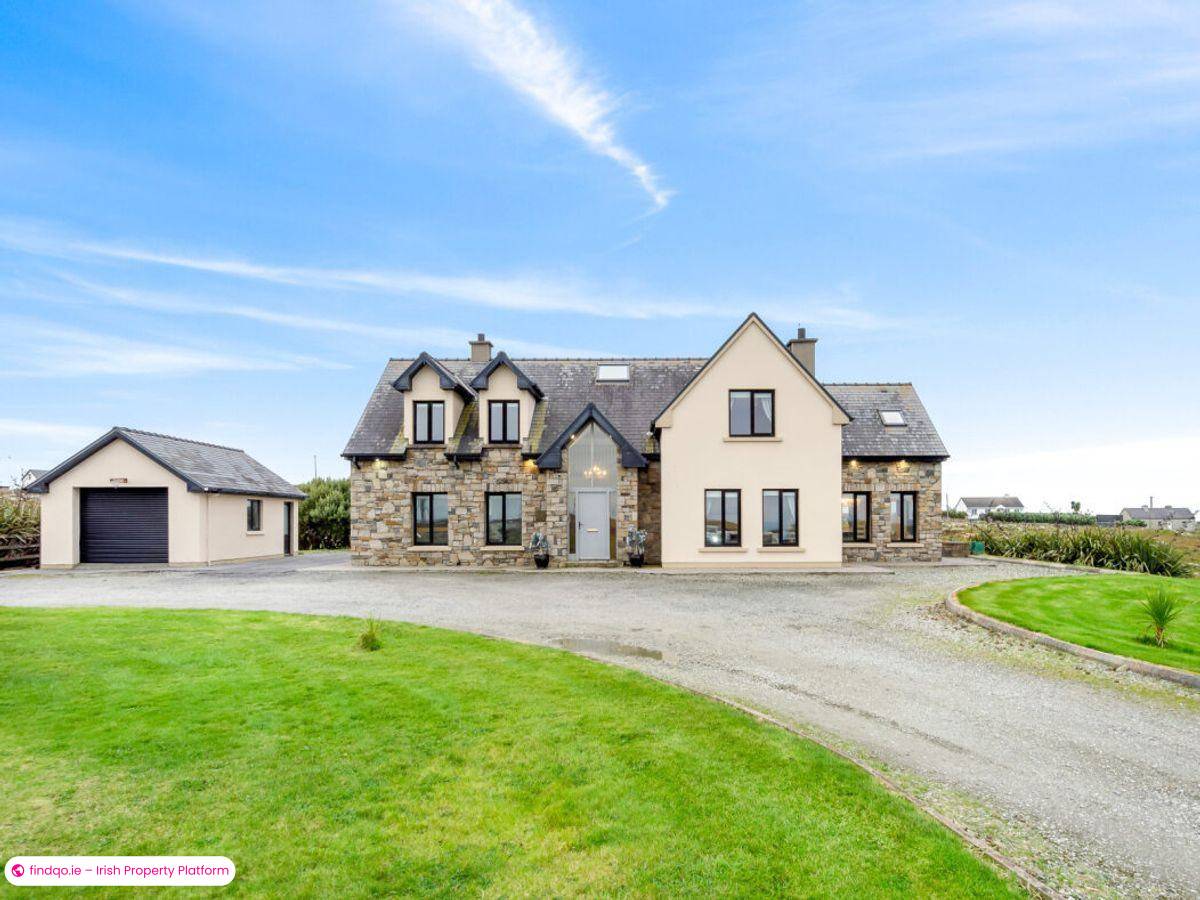 Detached house for Sale in Cleggan, Galway, H71 F857