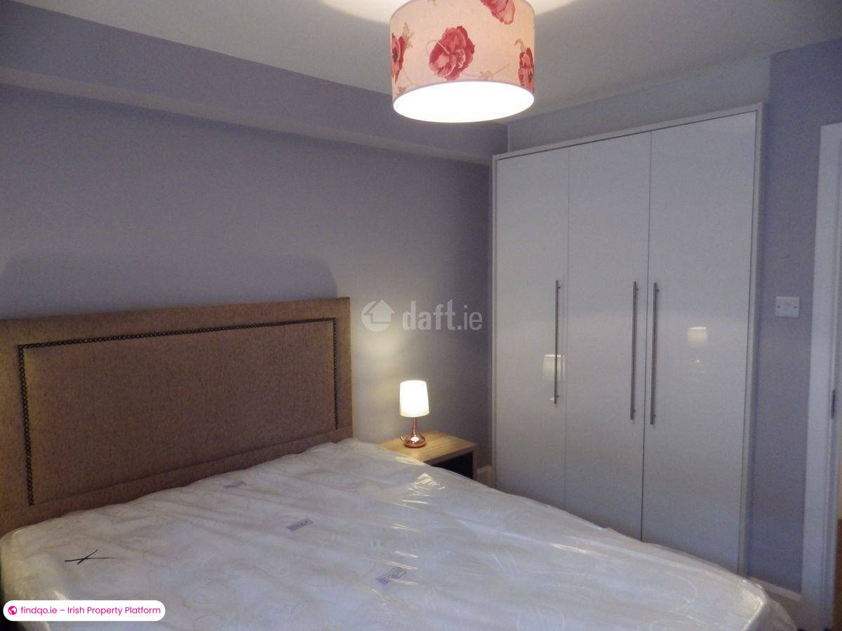 Rent a Furnished 1 Bedroom Apartment with Modern Amenities in Dublin 1