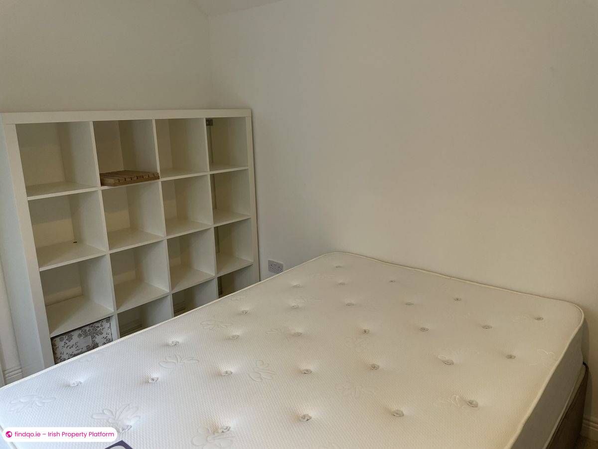3 Bedroom House for Rent in Mount Merrion, Dublin (County)