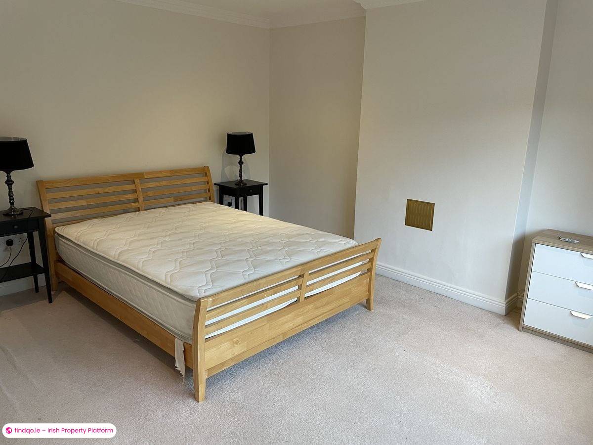 3 Bedroom House for Rent in Mount Merrion, Dublin (County)