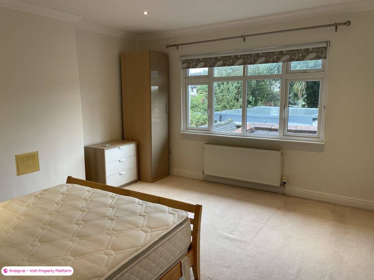 3 Bedroom House for Rent in Mount Merrion, Dublin (County)
