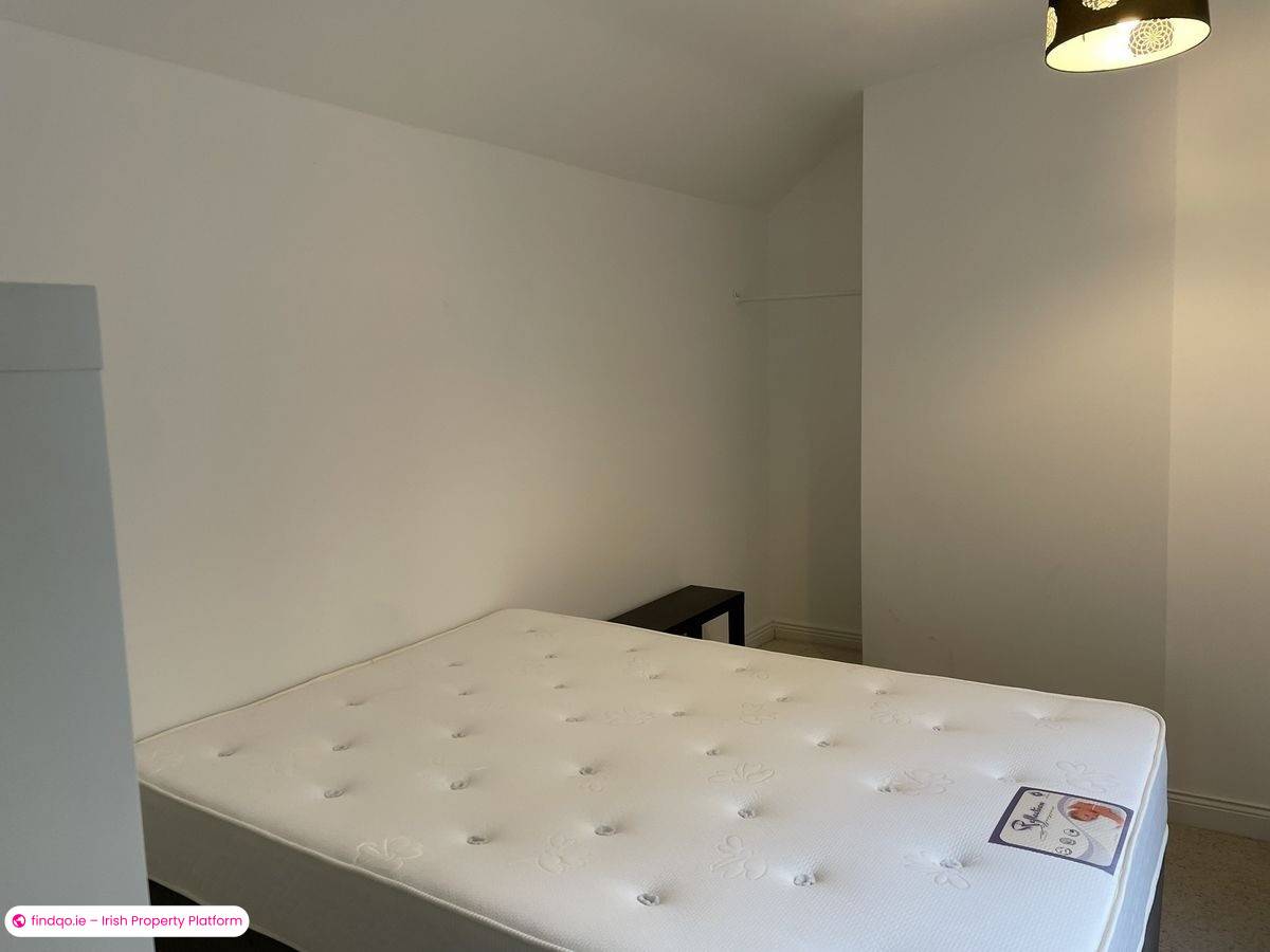 3 Bedroom House for Rent in Mount Merrion, Dublin (County)