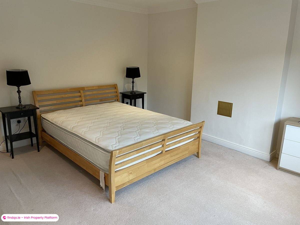 3 Bedroom House for Rent in Mount Merrion, Dublin (County)