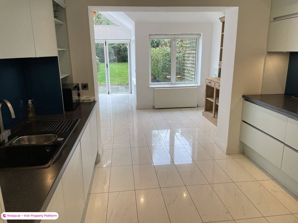 3 Bedroom House for Rent in Mount Merrion, Dublin (County)
