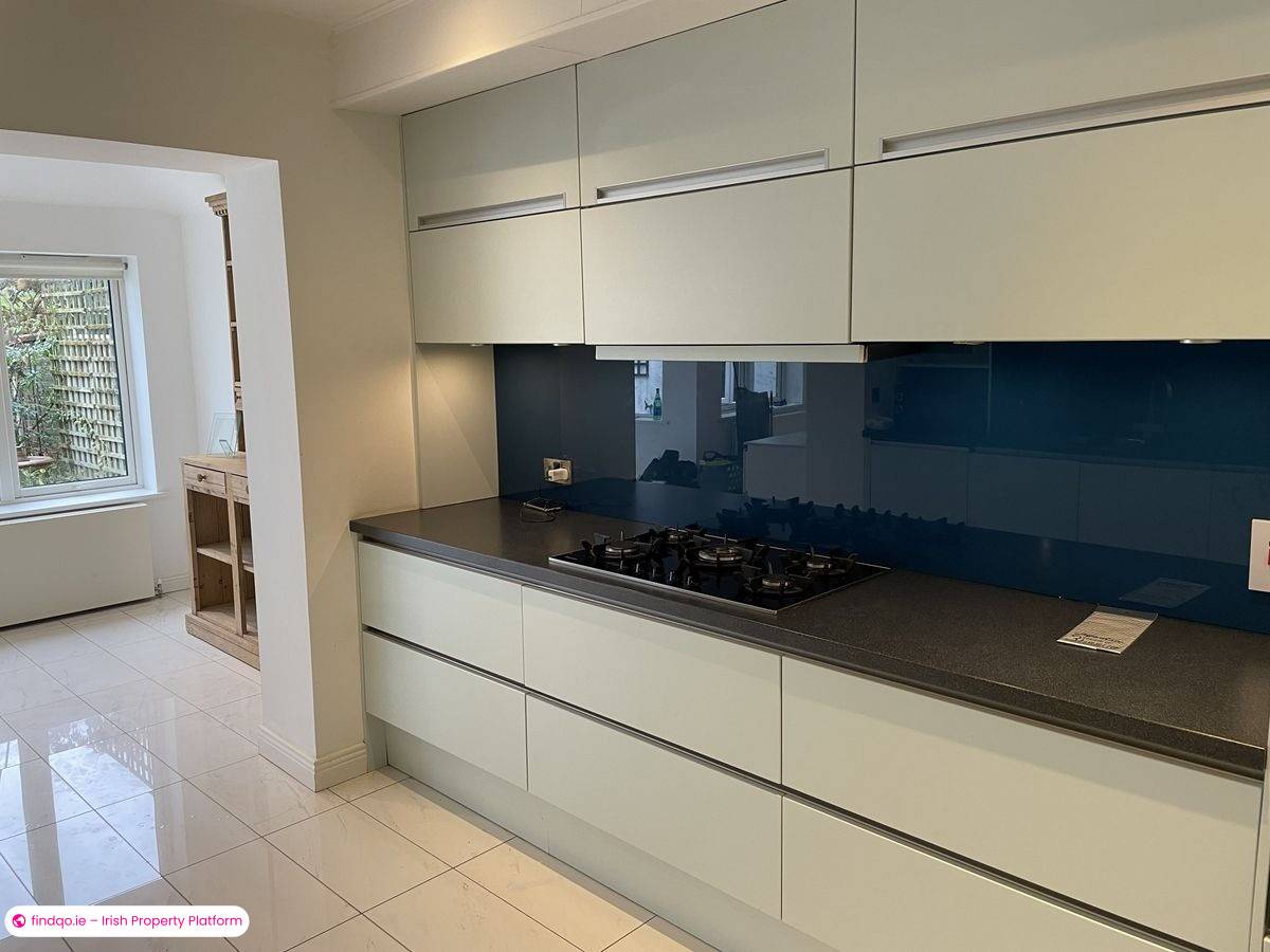 3 Bedroom House for Rent in Mount Merrion, Dublin (County)