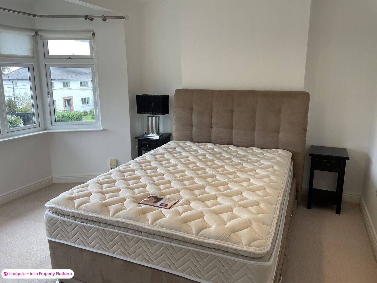 3 Bedroom House for Rent in Mount Merrion, Dublin (County)