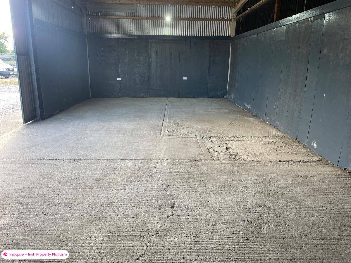 Industrial Unit for Rent in Carragh, Kildare
