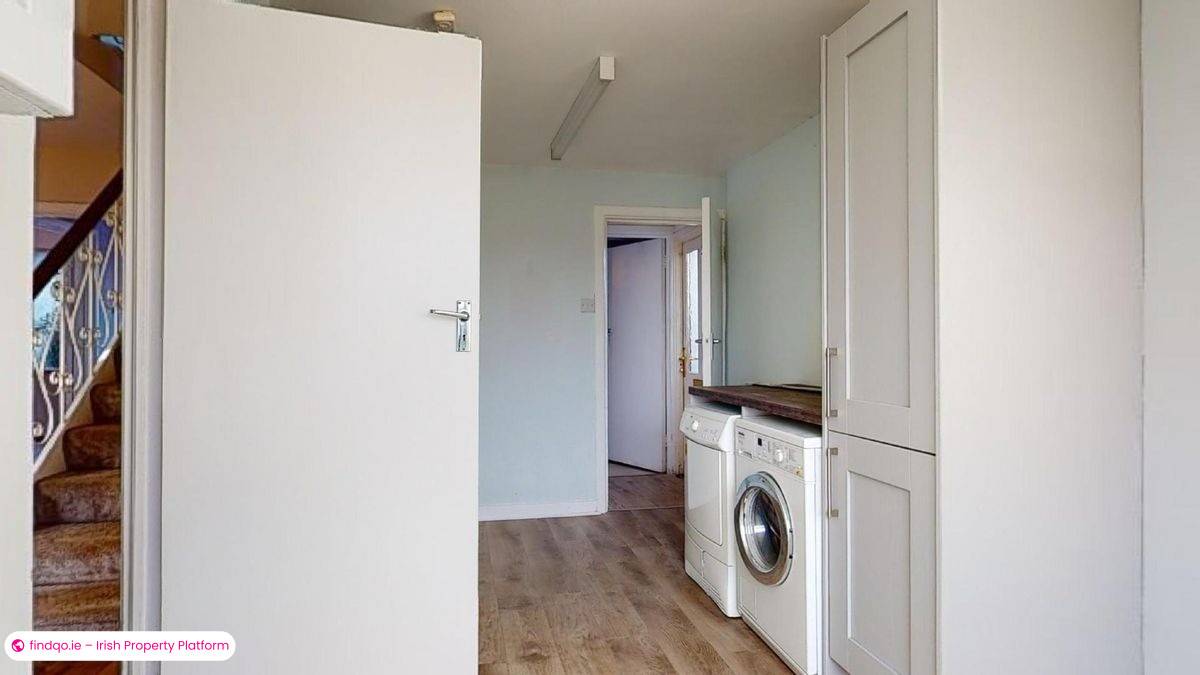 Rent a 4 Bedroom Sutton Home with Internet and Garden in Dublin 13