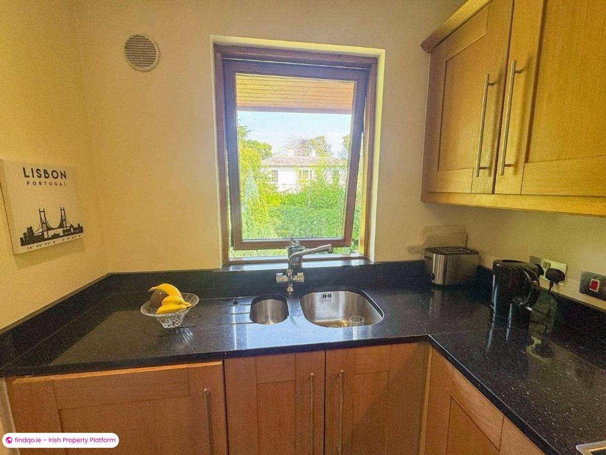 1 Bedroom Apartment for Rent in Monkstown, Dublin (County)