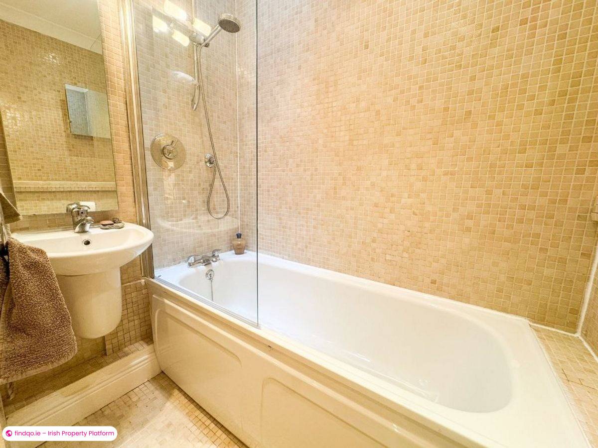 1 Bedroom Apartment for Rent in Monkstown, Dublin (County)