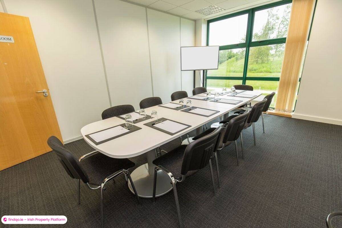 Rent Office Space in Citywest Dublin with Cat 5 Cabling and More