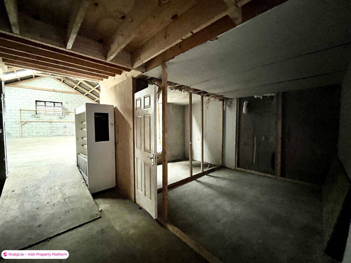 Rent Industrial Unit in Causeway Kerry