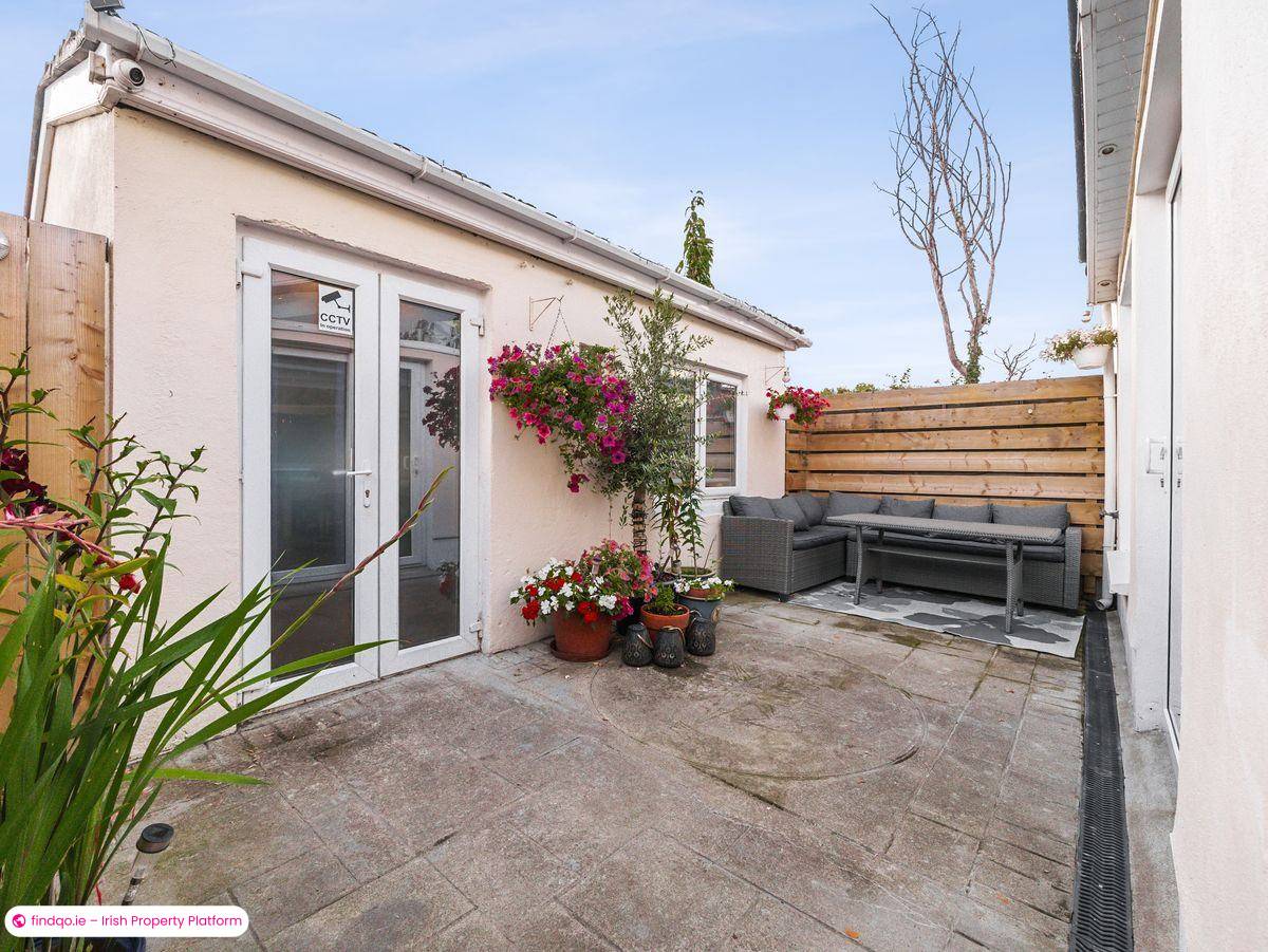 Semi-detached house for Sale in Dublin 22